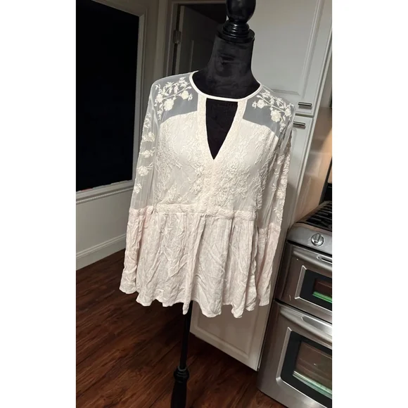 New American Eagle Lace Bell Sleeve Top XXL - Picture 4 of 8